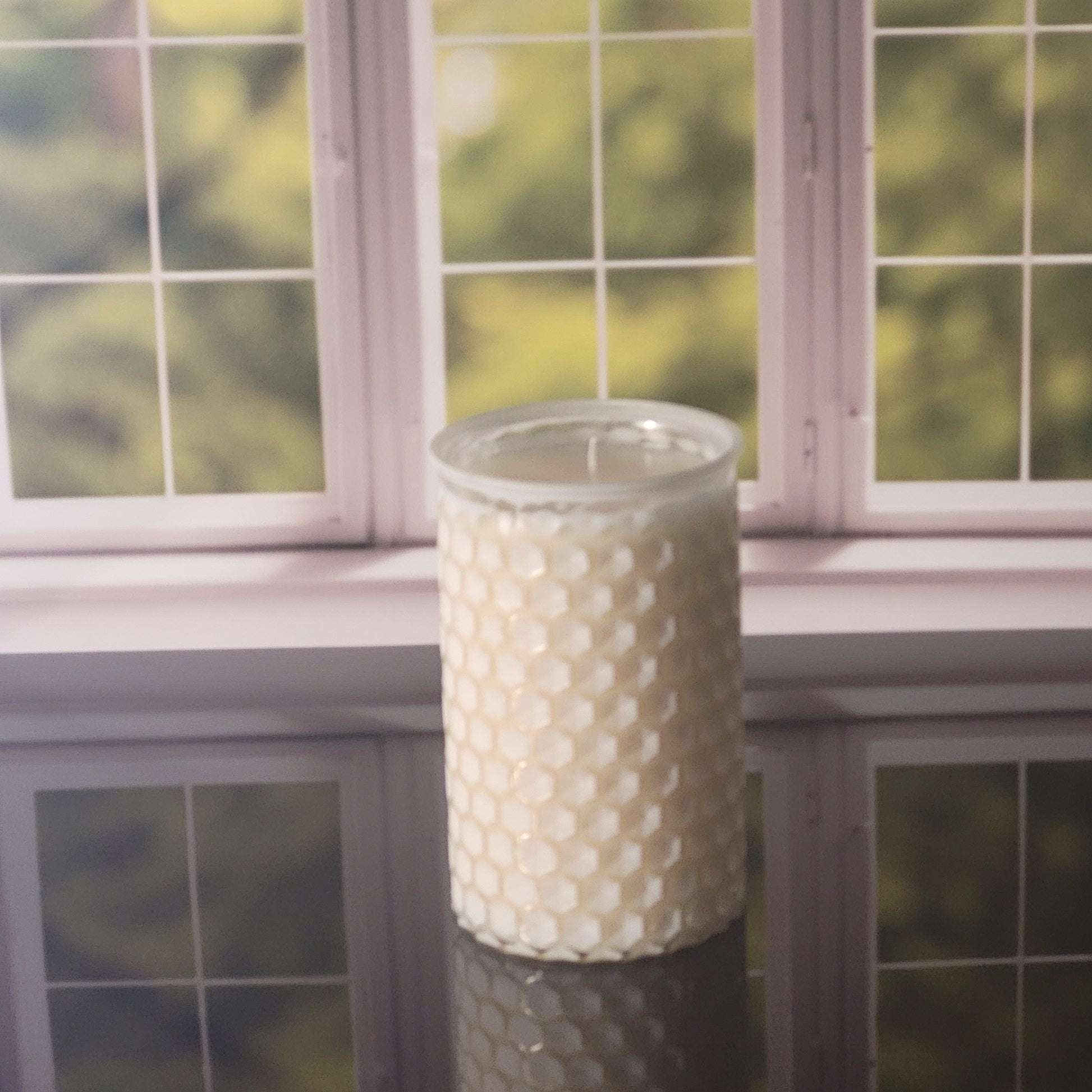 tobacco mahogany candle 15 oz. Glass The beautiful fragrance notes of mahogany wood blend with the rustic and earthy notes of tobacco to bring this gorgeous glass candle cup to life and to fill your space Tobacco Teakwood Wax Melt &